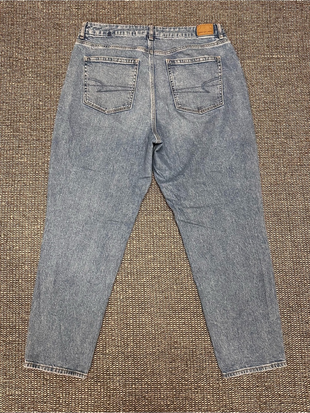 American Eagle Light Wash High-Rise Mom Jeans - Picture 2 of 7